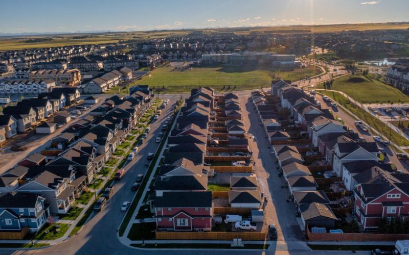 invest in airdrie real estate